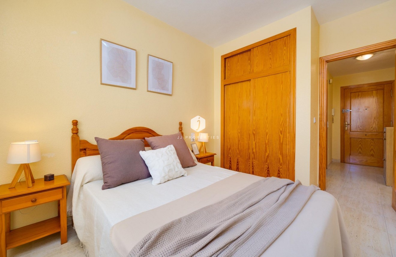 Aus zweiter Hand - Wohnung -
Torrevieja - Playa del Cura