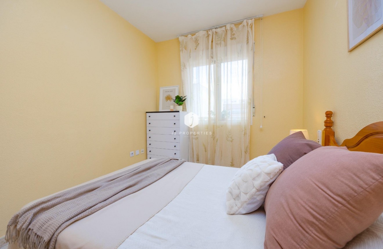 Aus zweiter Hand - Wohnung -
Torrevieja - Playa del Cura