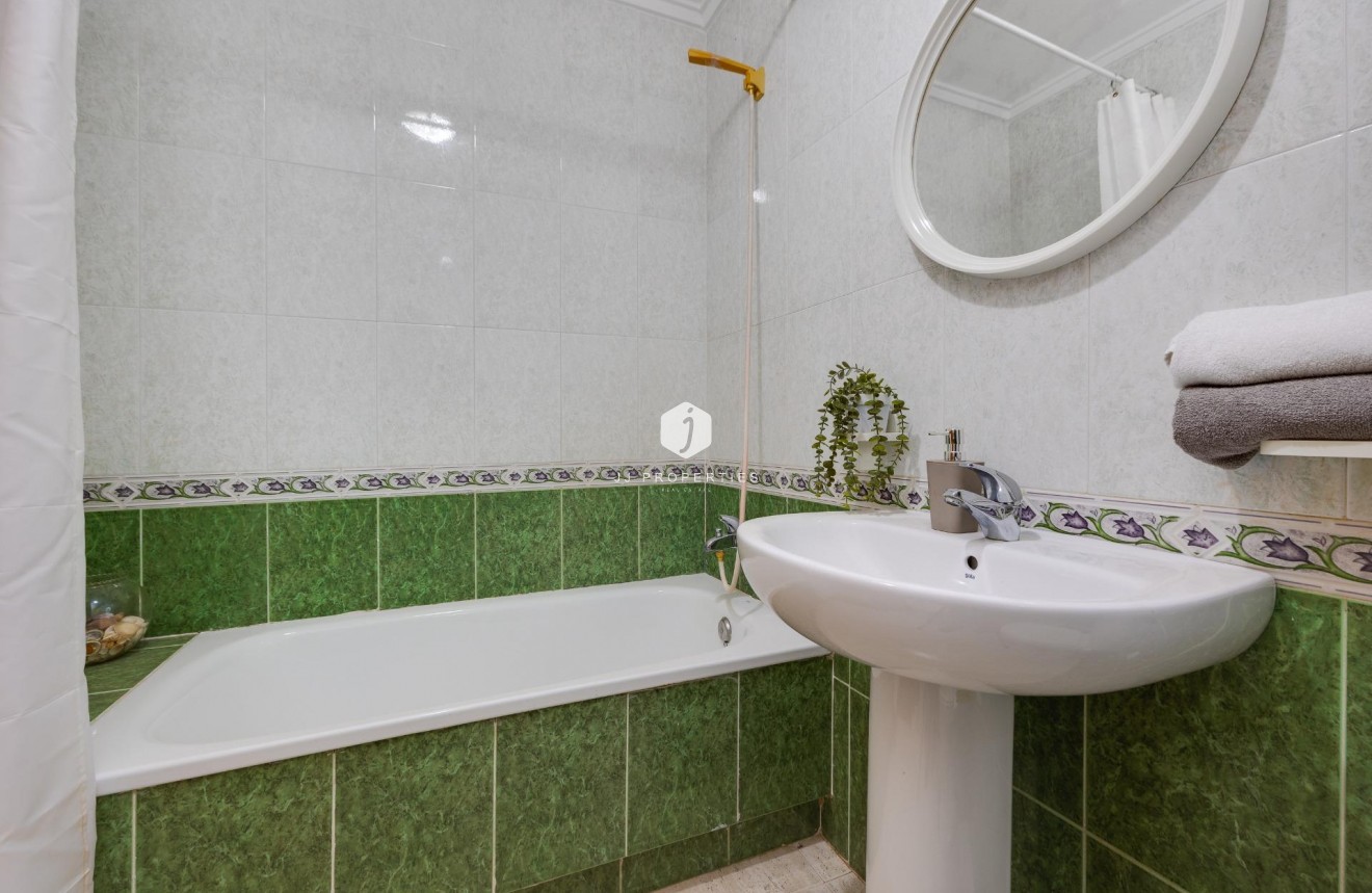 Aus zweiter Hand - Wohnung -
Torrevieja - Playa del Cura