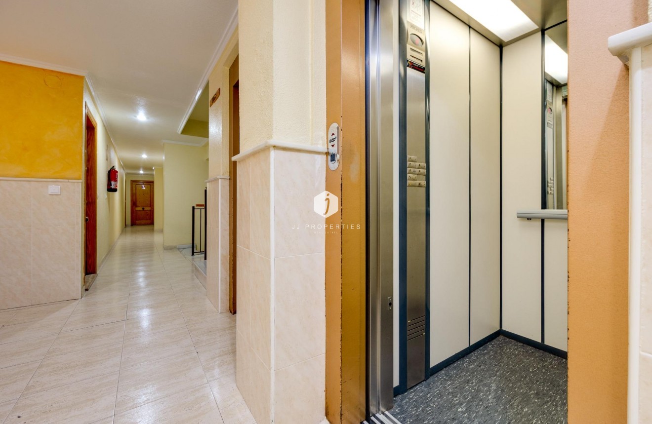 Aus zweiter Hand - Wohnung -
Torrevieja - Playa del Cura