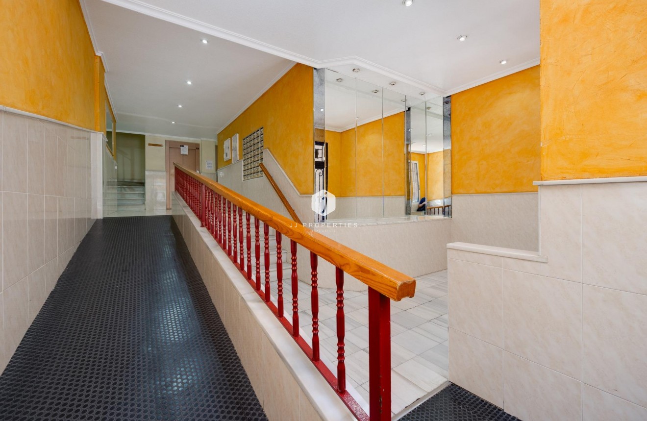 Aus zweiter Hand - Wohnung -
Torrevieja - Playa del Cura