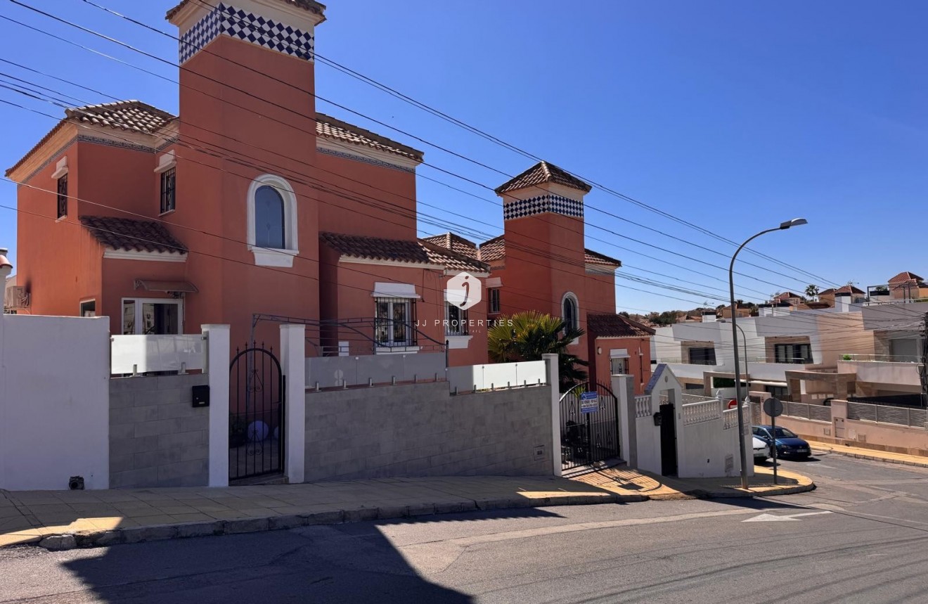 Aus zweiter Hand - Villa -
San Miguel de Salinas - Inland