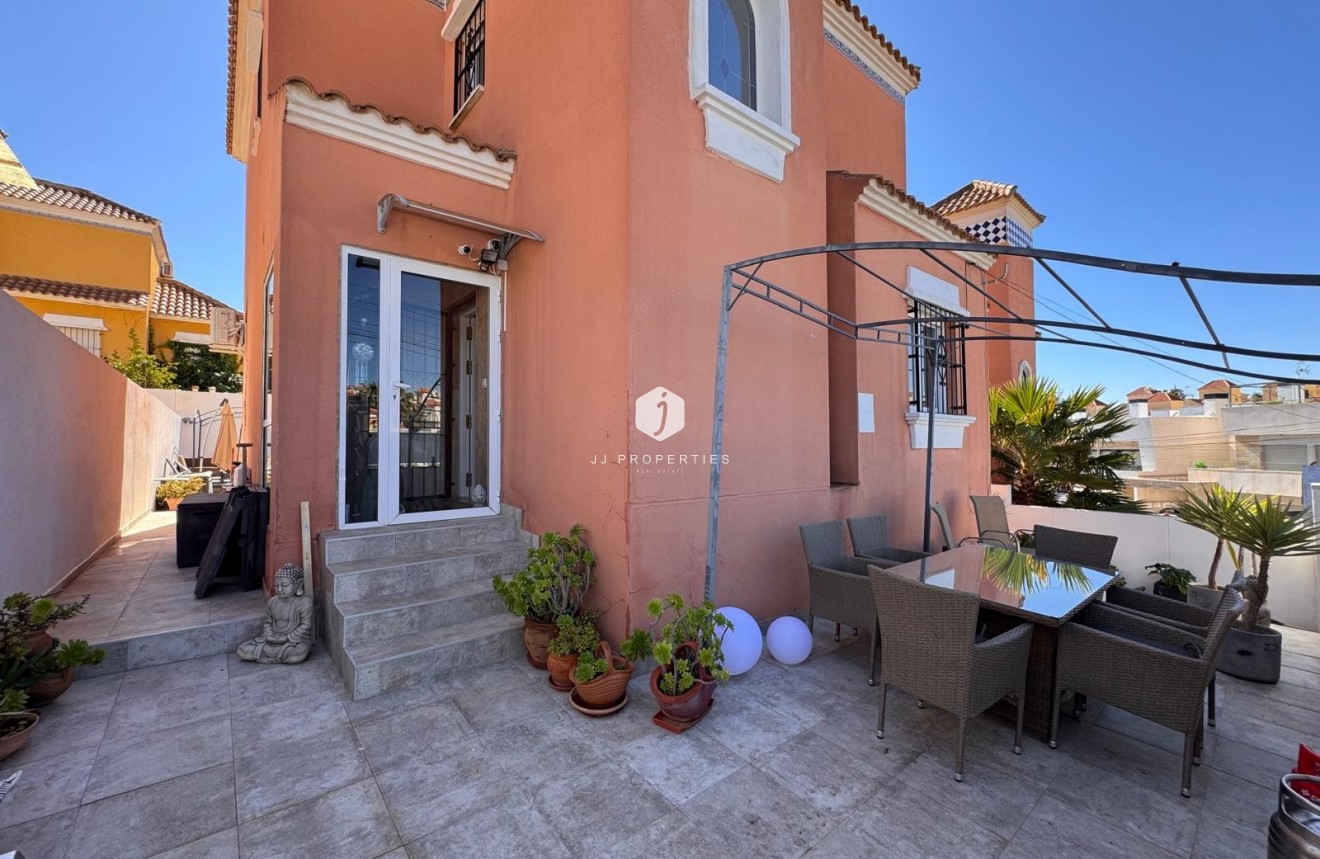 Aus zweiter Hand - Villa -
San Miguel de Salinas - Inland