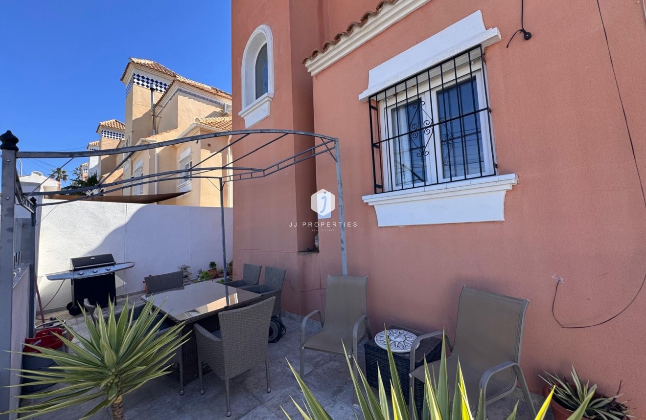 Aus zweiter Hand - Villa -
San Miguel de Salinas - Inland