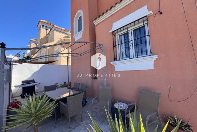 Aus zweiter Hand - Villa -
San Miguel de Salinas - Inland