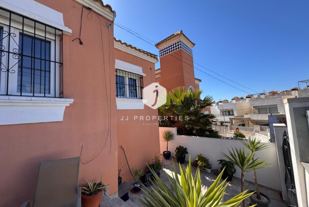 Aus zweiter Hand - Villa -
San Miguel de Salinas - Inland