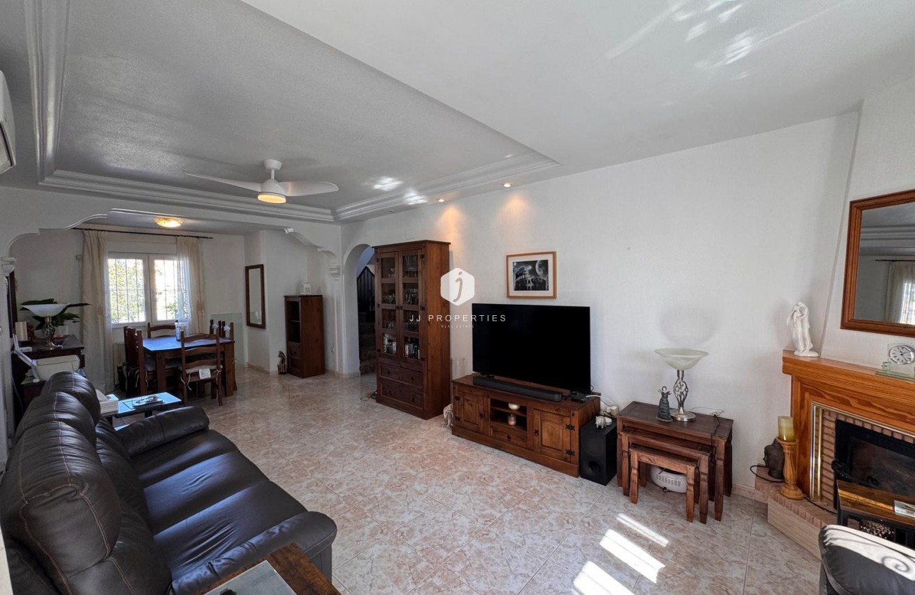 Aus zweiter Hand - Villa -
San Miguel de Salinas - Inland