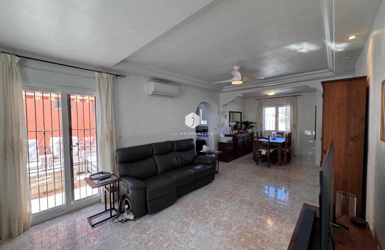 Aus zweiter Hand - Villa -
San Miguel de Salinas - Inland