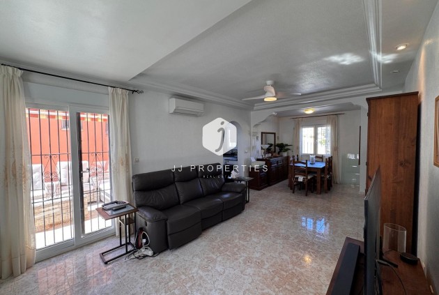 Aus zweiter Hand - Villa -
San Miguel de Salinas - Inland