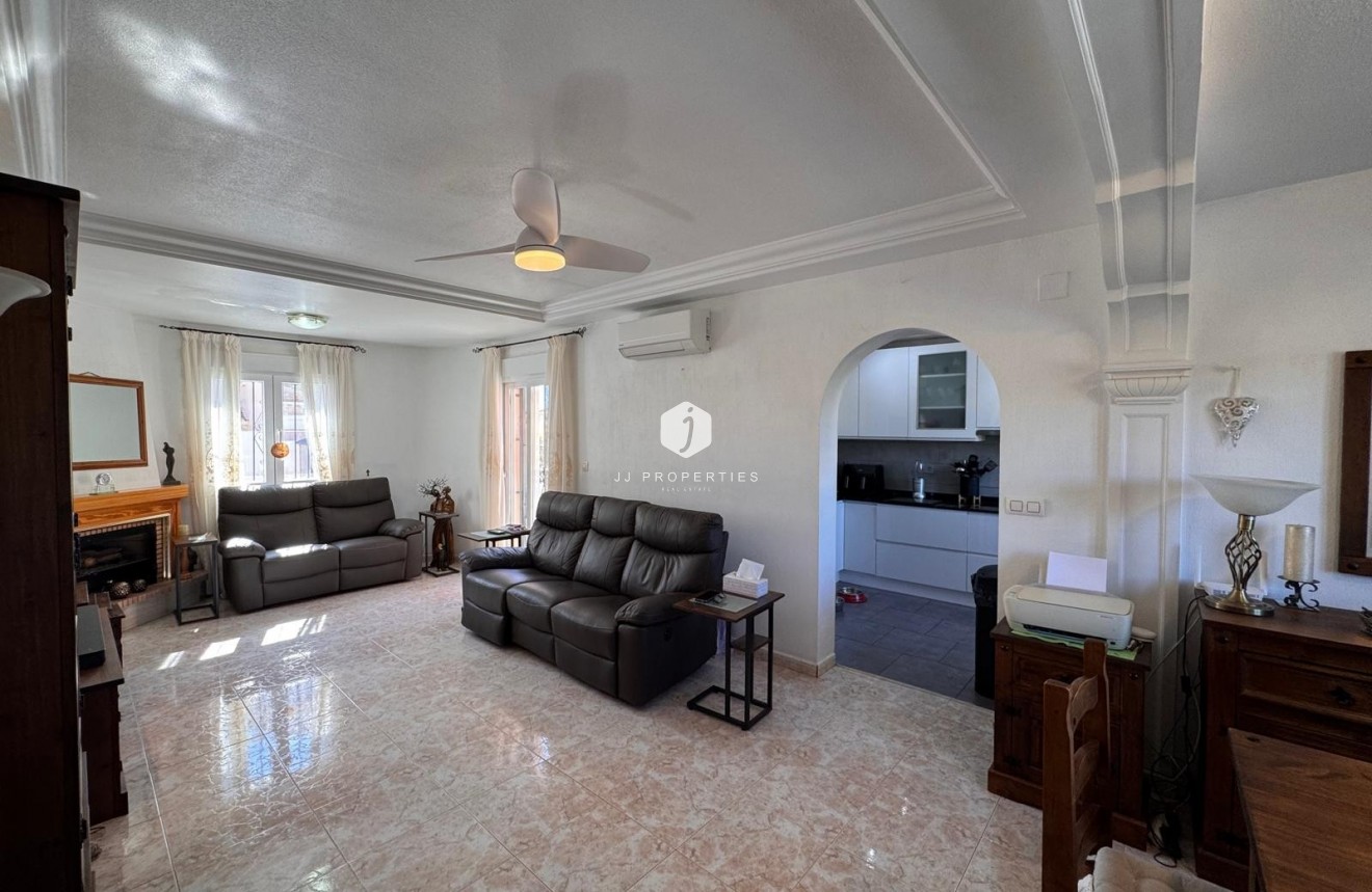 Aus zweiter Hand - Villa -
San Miguel de Salinas - Inland