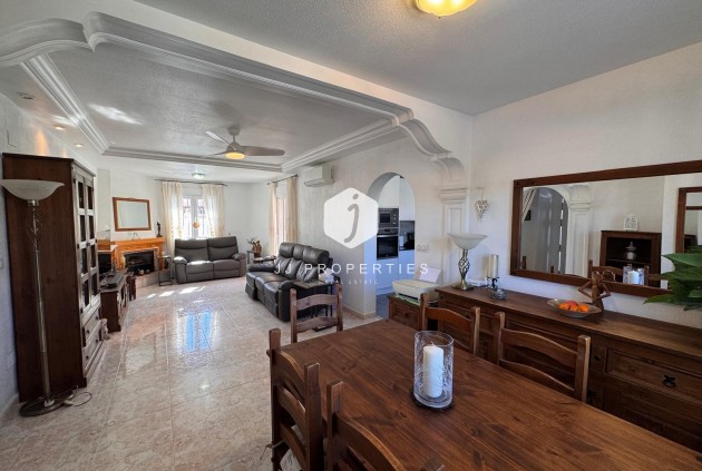 Aus zweiter Hand - Villa -
San Miguel de Salinas - Inland