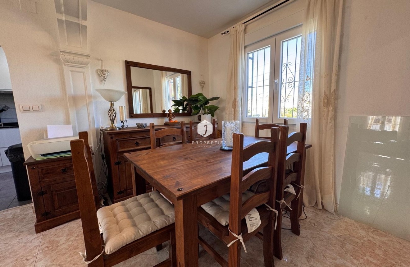 Aus zweiter Hand - Villa -
San Miguel de Salinas - Inland