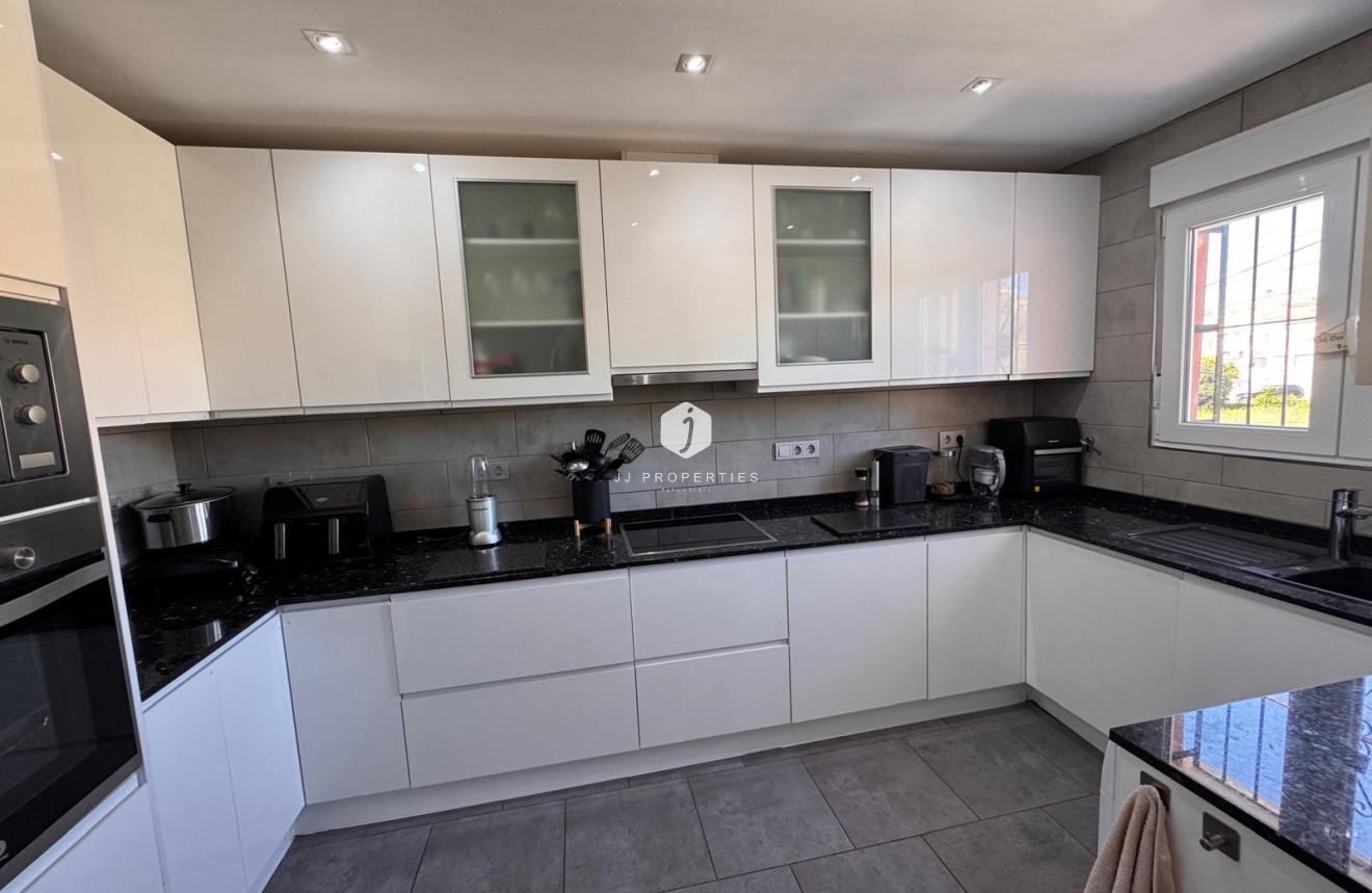 Aus zweiter Hand - Villa -
San Miguel de Salinas - Inland