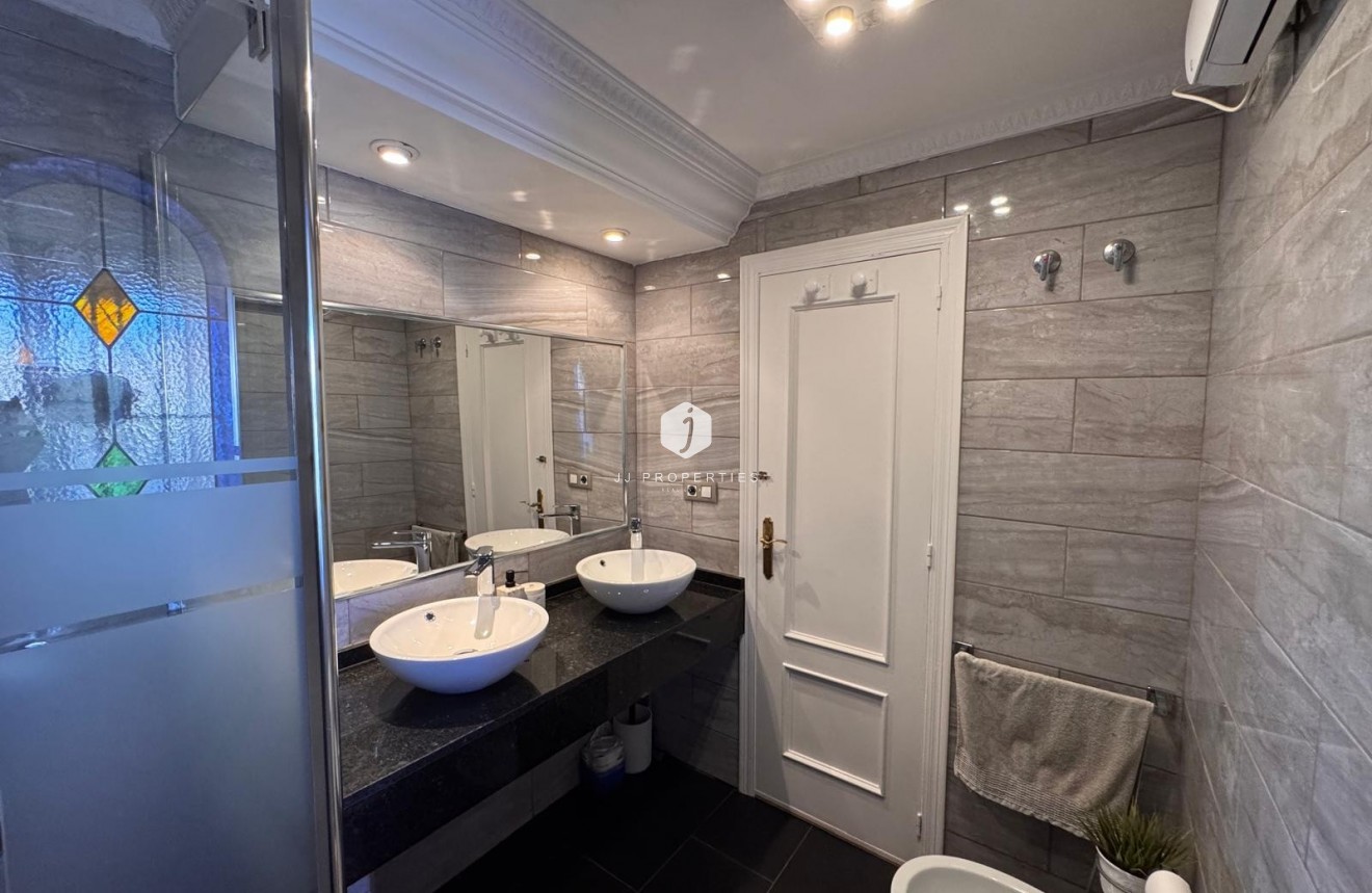 Aus zweiter Hand - Villa -
San Miguel de Salinas - Inland