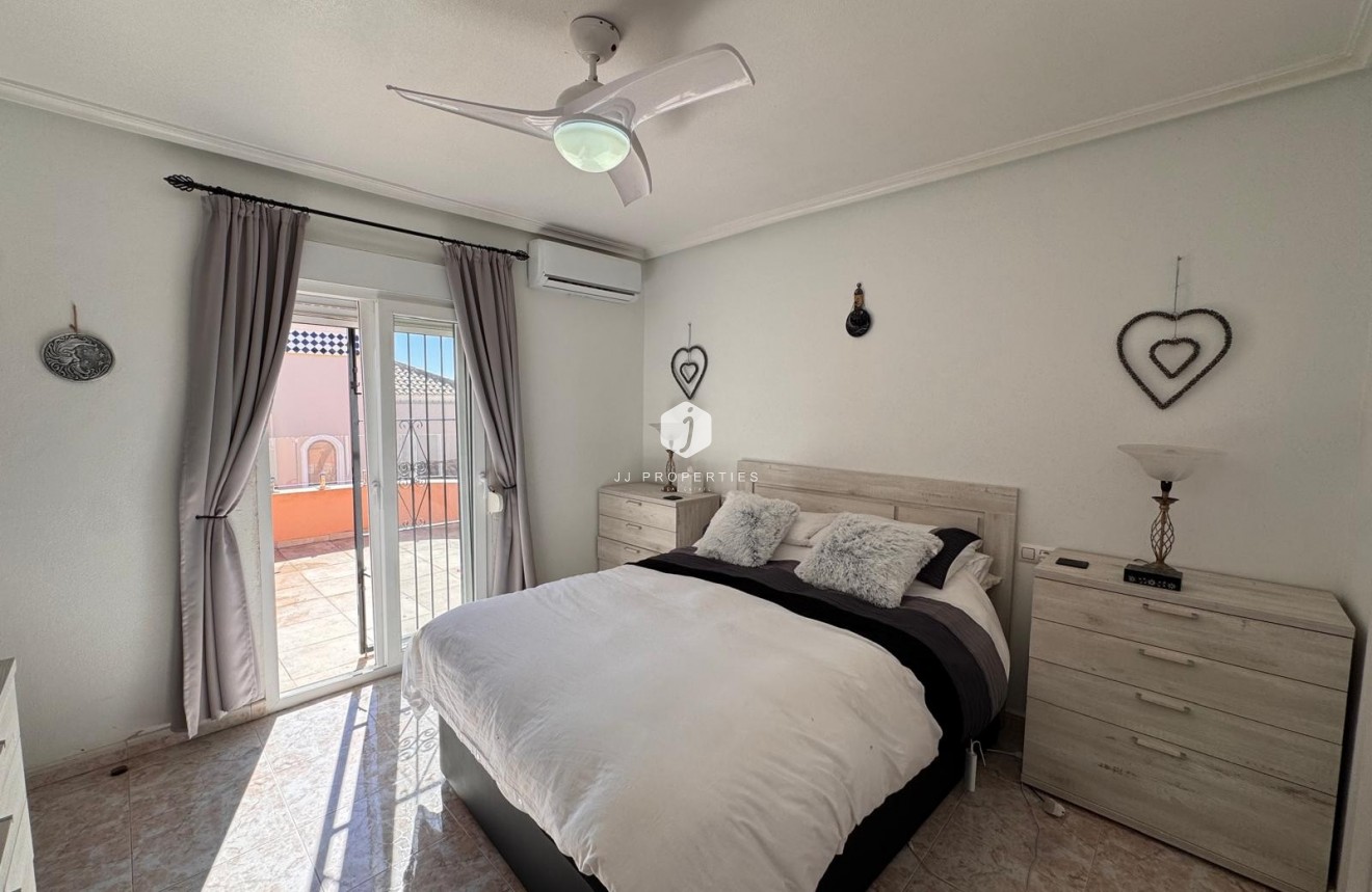 Aus zweiter Hand - Villa -
San Miguel de Salinas - Inland