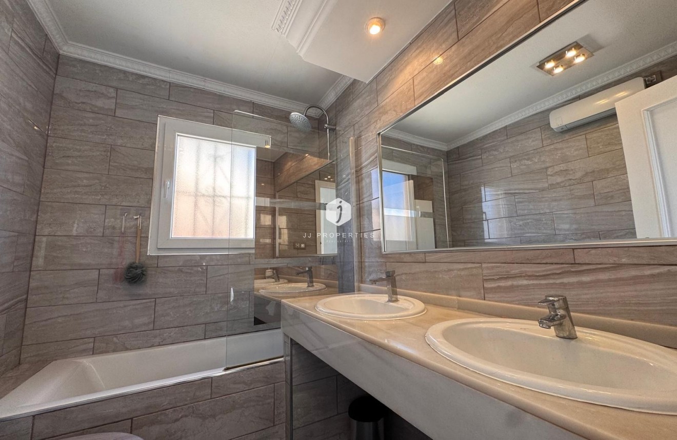 Aus zweiter Hand - Villa -
San Miguel de Salinas - Inland