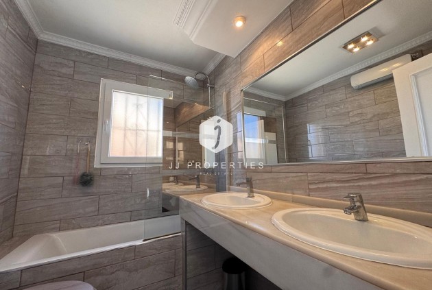 Aus zweiter Hand - Villa -
San Miguel de Salinas - Inland