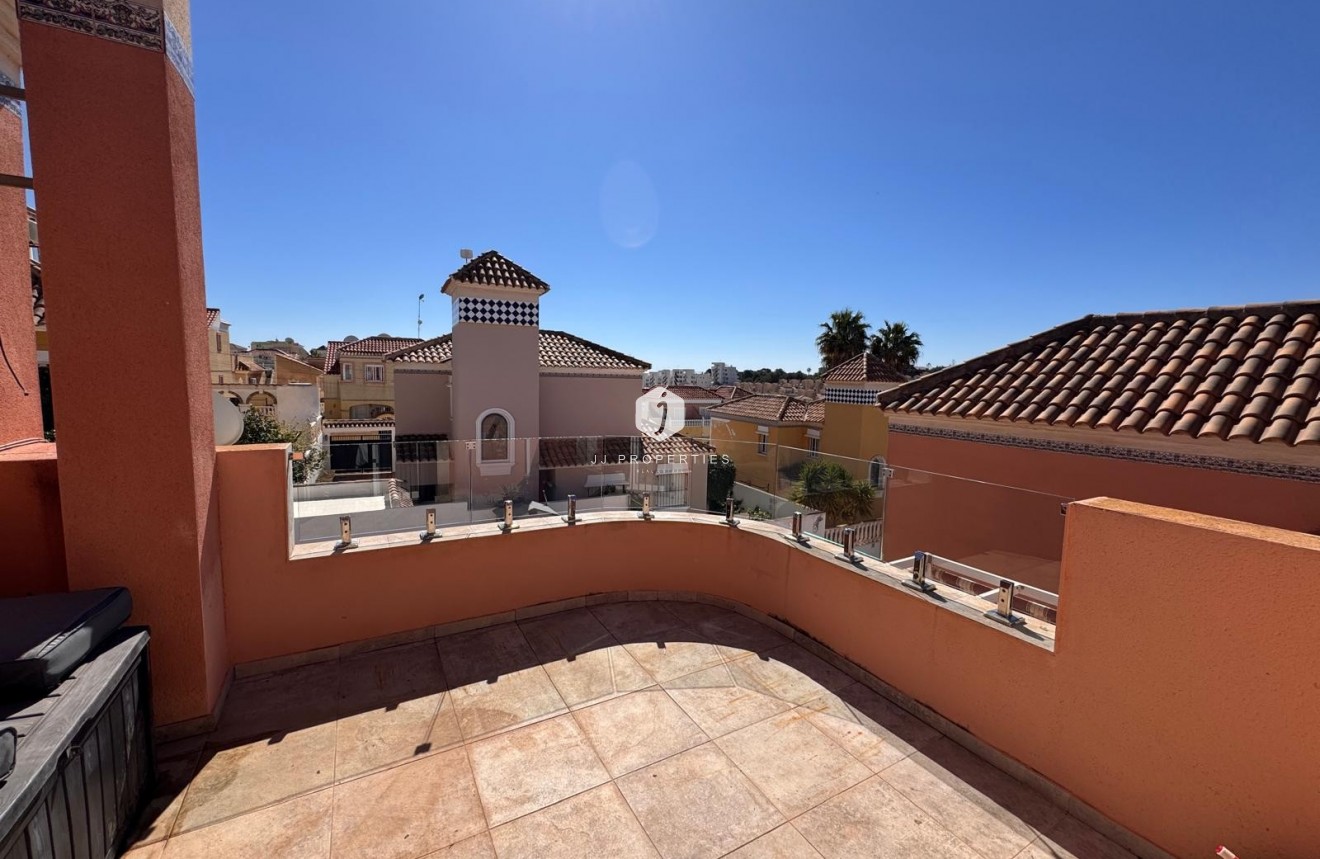 Aus zweiter Hand - Villa -
San Miguel de Salinas - Inland