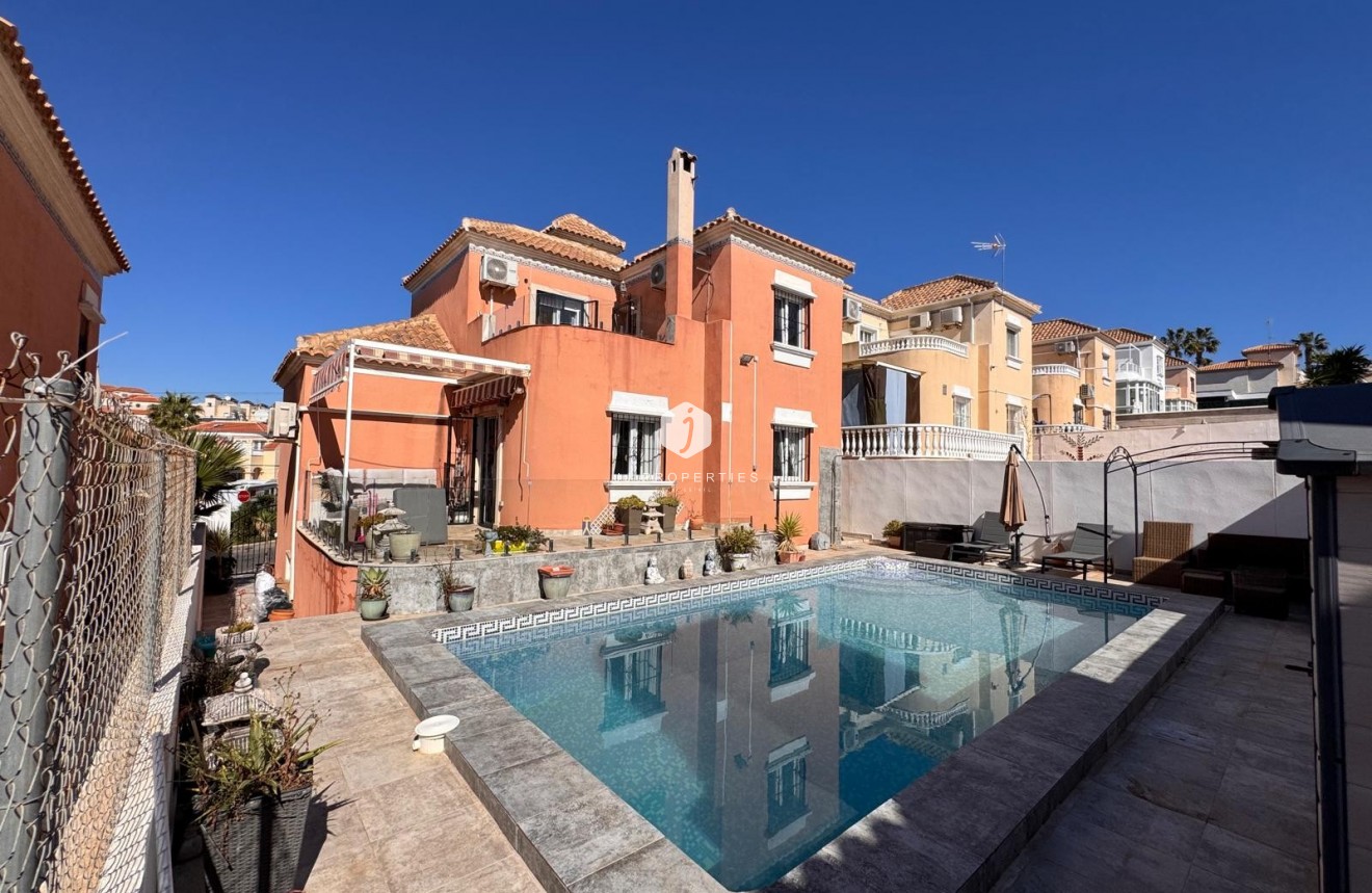 Aus zweiter Hand - Villa -
San Miguel de Salinas - Inland