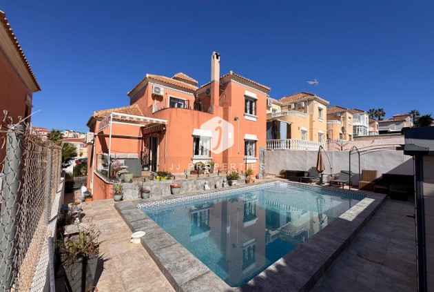 Aus zweiter Hand - Villa -
San Miguel de Salinas - Inland