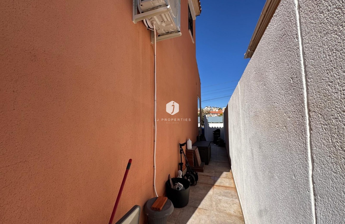 Aus zweiter Hand - Villa -
San Miguel de Salinas - Inland