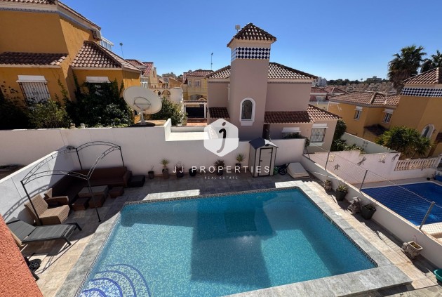 Aus zweiter Hand - Villa -
San Miguel de Salinas - Inland