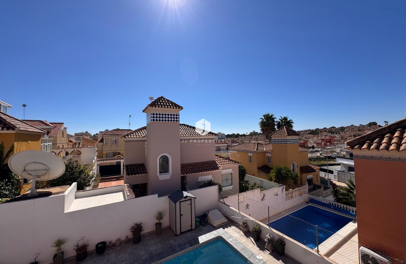 Aus zweiter Hand - Villa -
San Miguel de Salinas - Inland