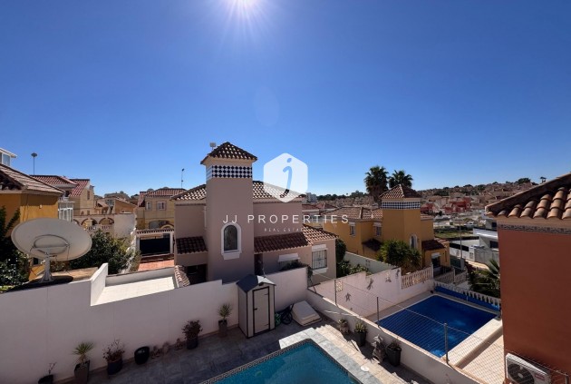 Aus zweiter Hand - Villa -
San Miguel de Salinas - Inland