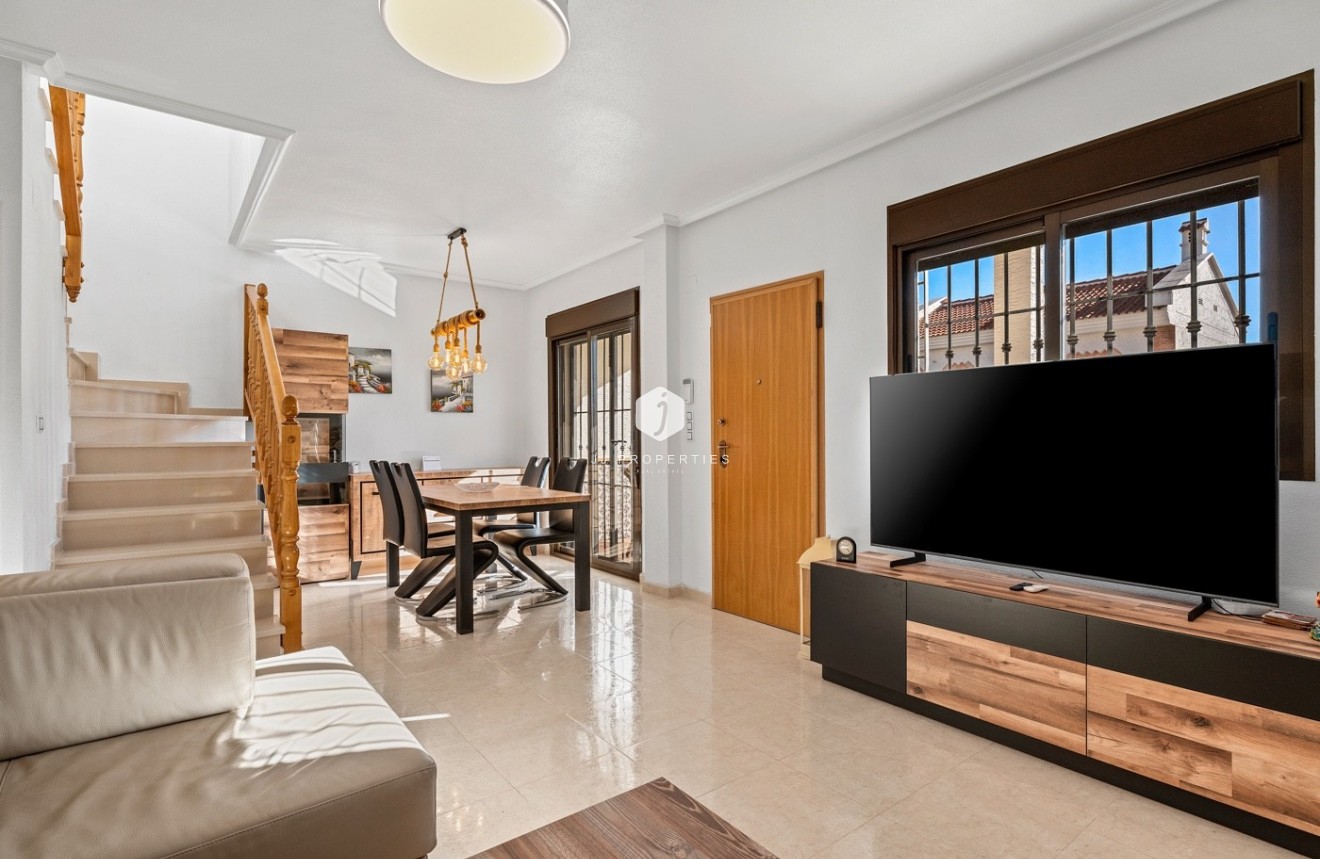 Aus zweiter Hand - Chalet -
San Miguel de Salinas - Inland