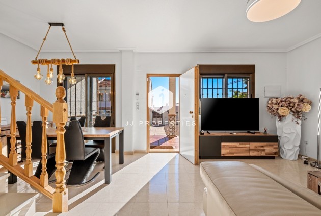 Aus zweiter Hand - Chalet -
San Miguel de Salinas - Inland