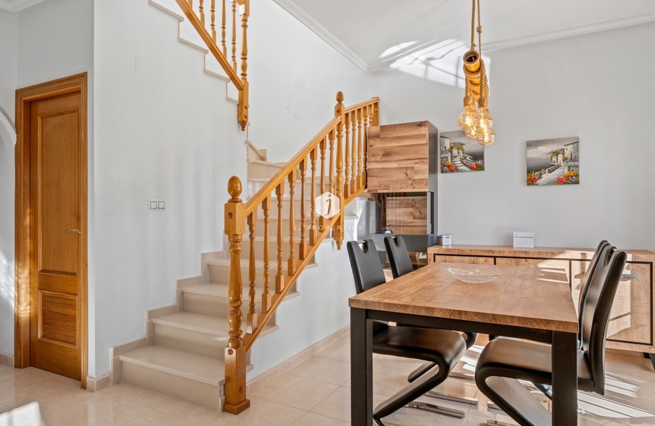 Aus zweiter Hand - Chalet -
San Miguel de Salinas - Inland