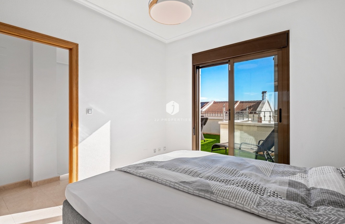 Aus zweiter Hand - Chalet -
San Miguel de Salinas - Inland