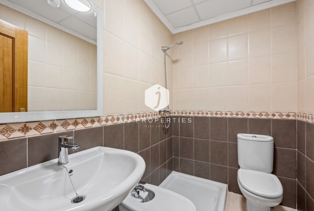 Aus zweiter Hand - Chalet -
San Miguel de Salinas - Inland