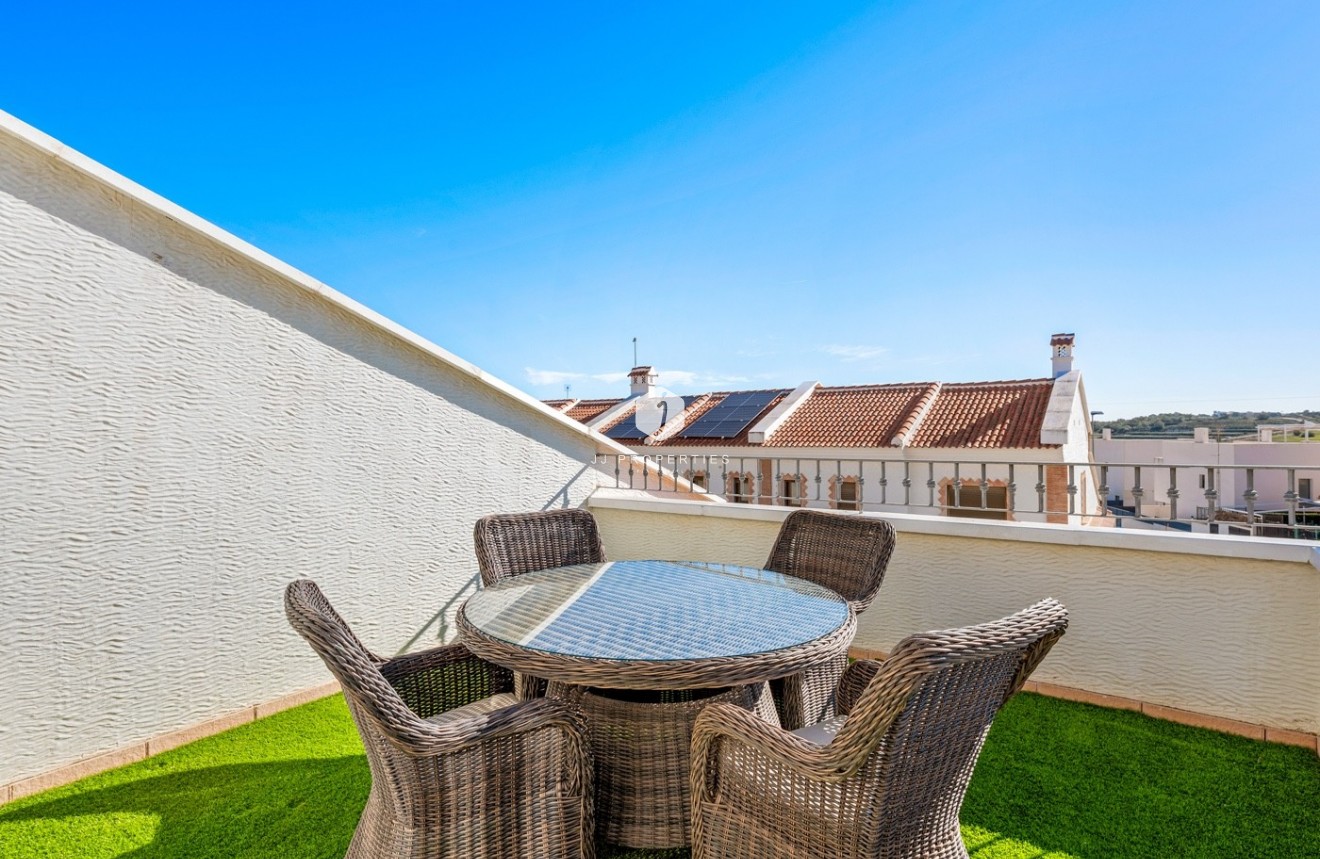 Aus zweiter Hand - Chalet -
San Miguel de Salinas - Inland