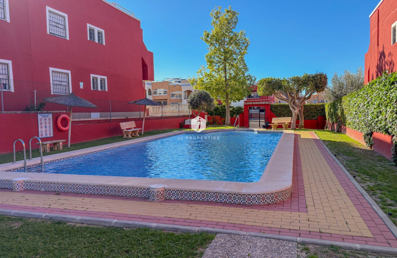 Resale - Apartment / flat -
Torrevieja - Costa Blanca