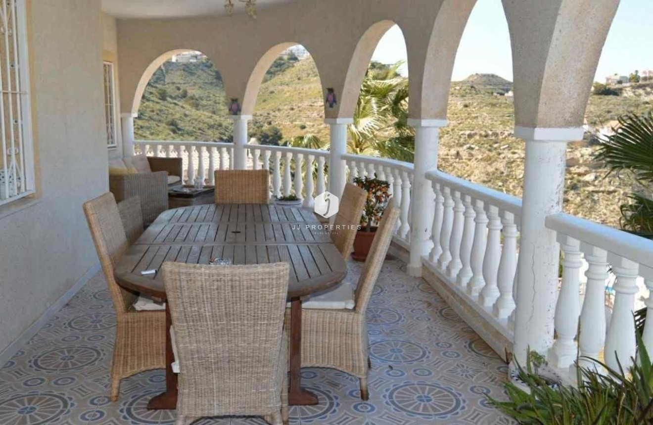 Aus zweiter Hand - Villa -
Rojales - La Marquesa