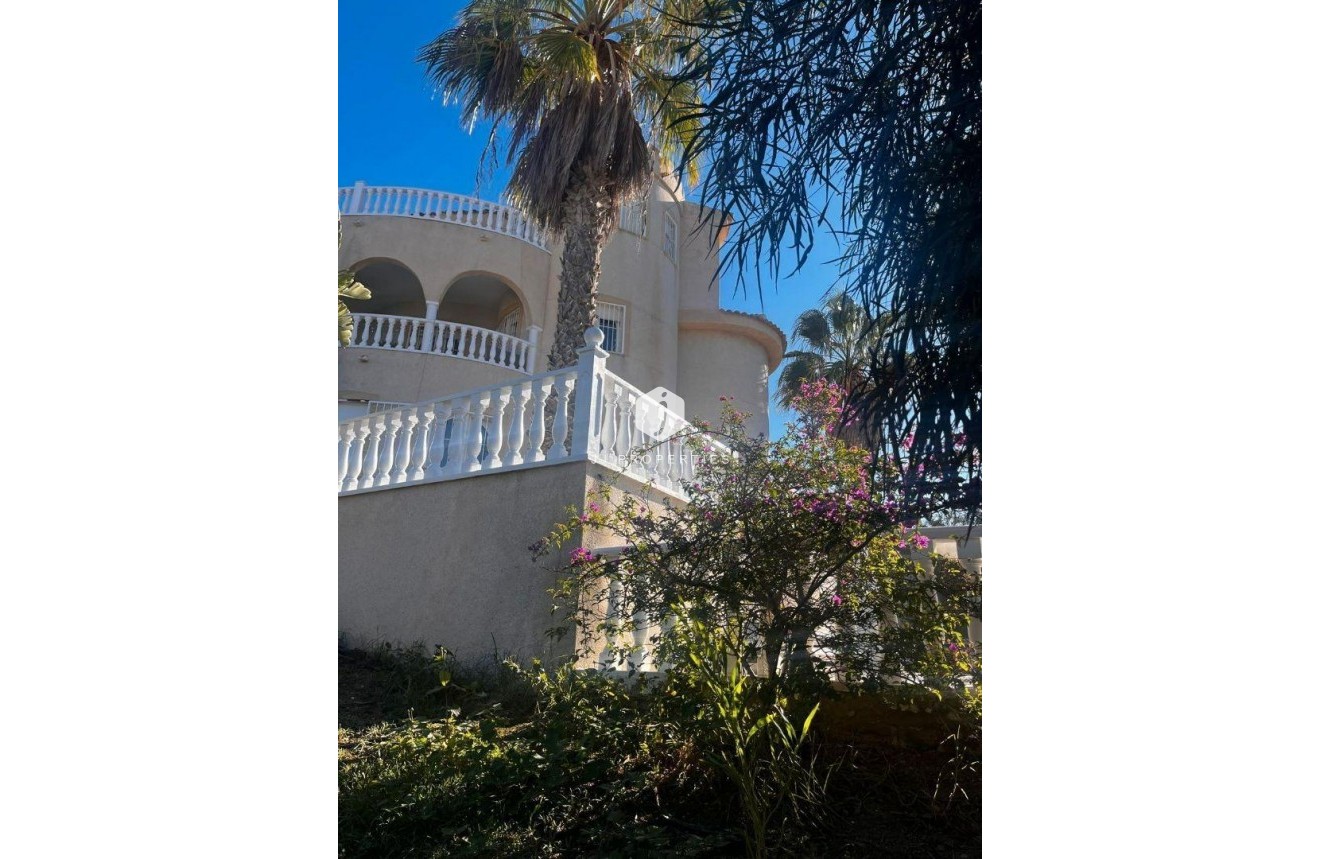 Aus zweiter Hand - Villa -
Rojales - La Marquesa