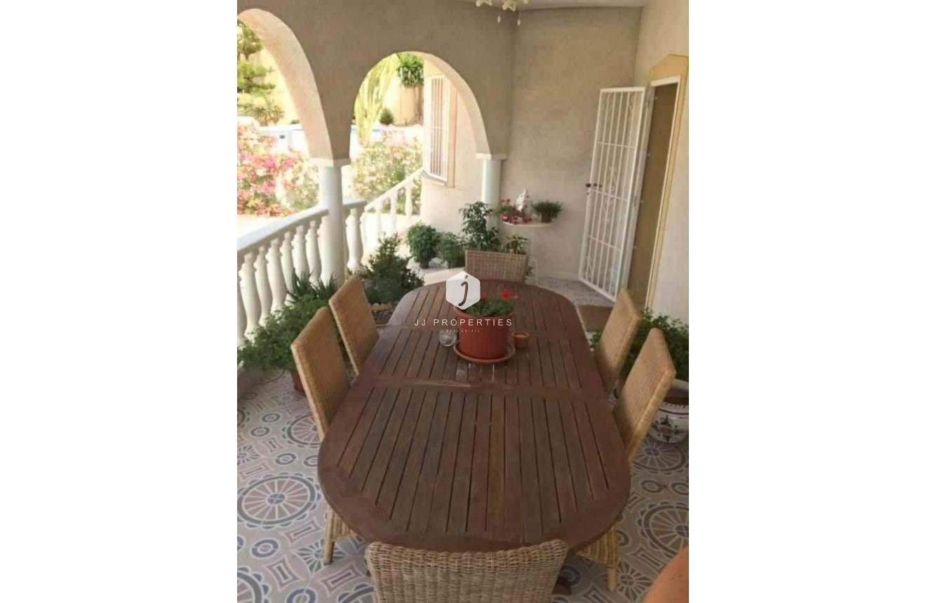 Aus zweiter Hand - Villa -
Rojales - La Marquesa