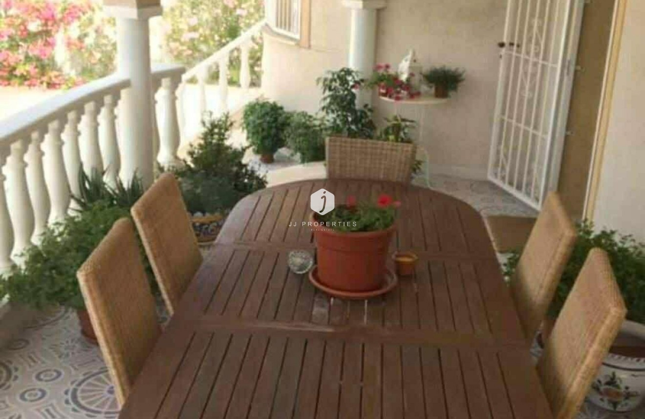 Aus zweiter Hand - Villa -
Rojales - La Marquesa