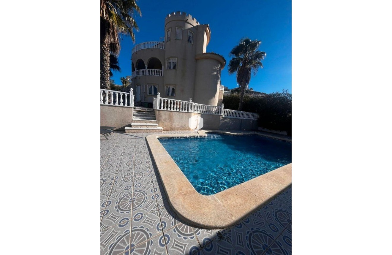 Aus zweiter Hand - Villa -
Rojales - La Marquesa