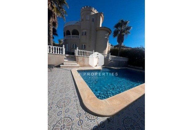 Aus zweiter Hand - Villa -
Rojales - La Marquesa