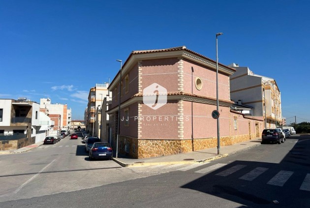 Aus zweiter Hand - Villa -
Formentera del Segura - Formentera De Segura