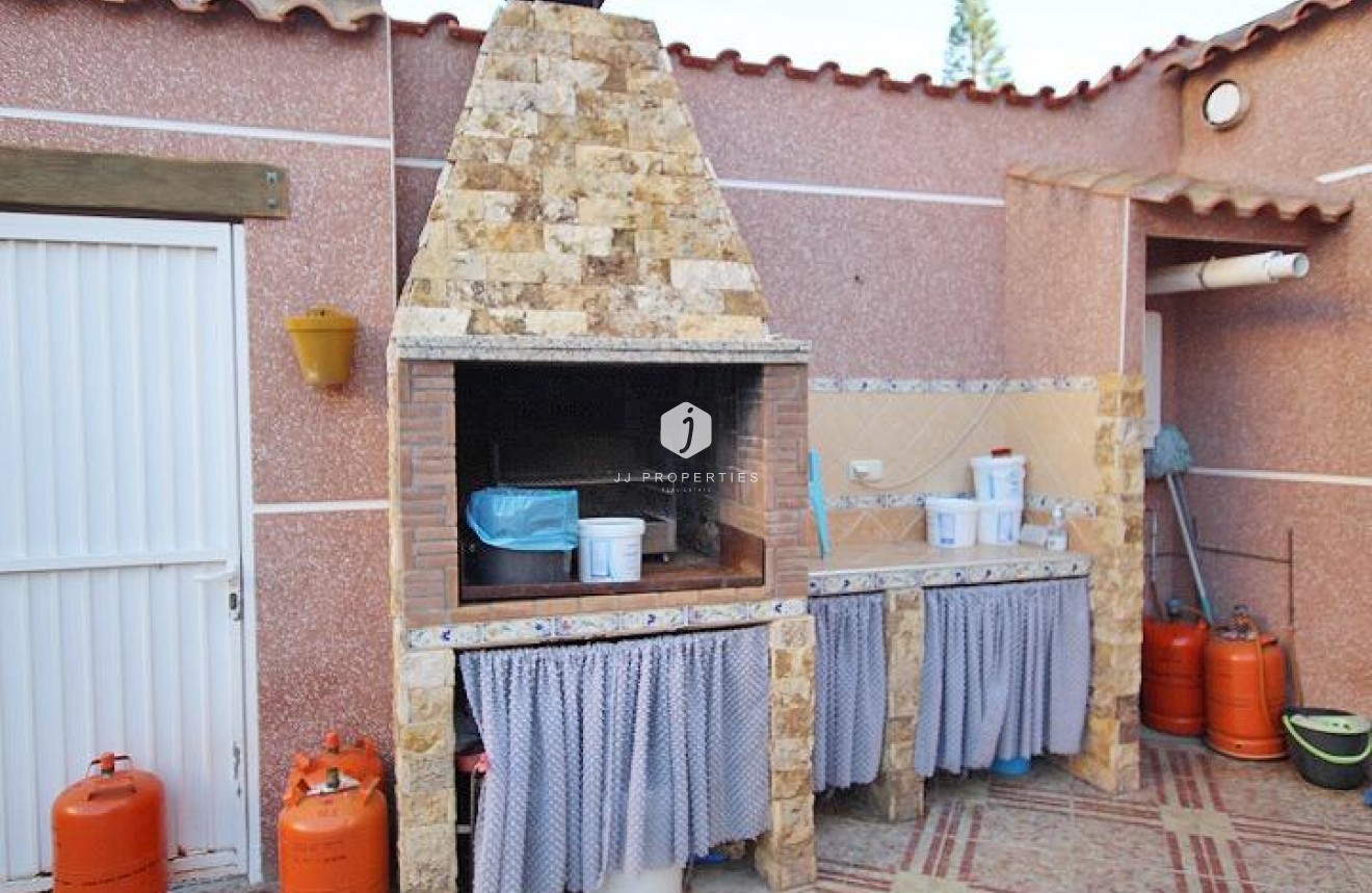 Aus zweiter Hand - Villa -
Formentera del Segura - Formentera De Segura