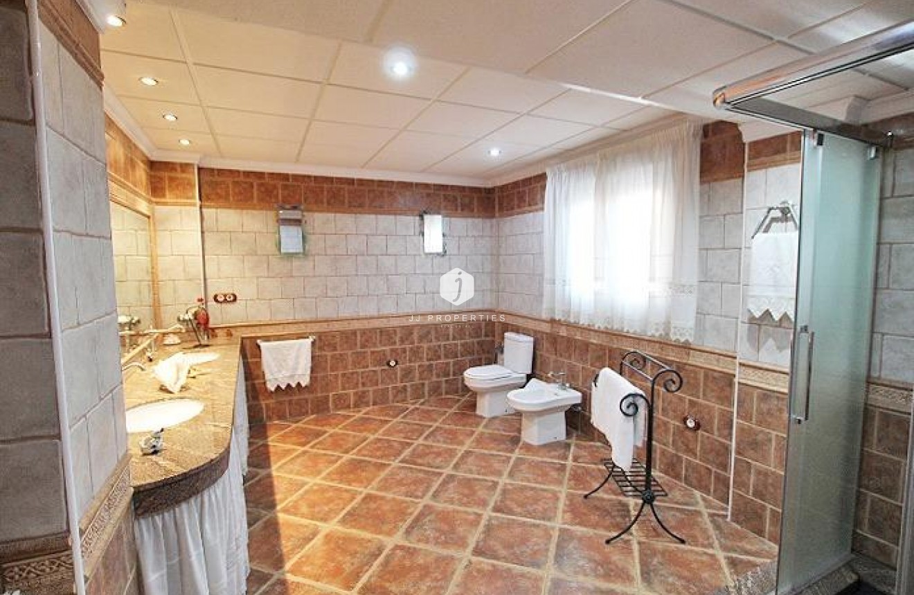 Aus zweiter Hand - Villa -
Formentera del Segura - Formentera De Segura