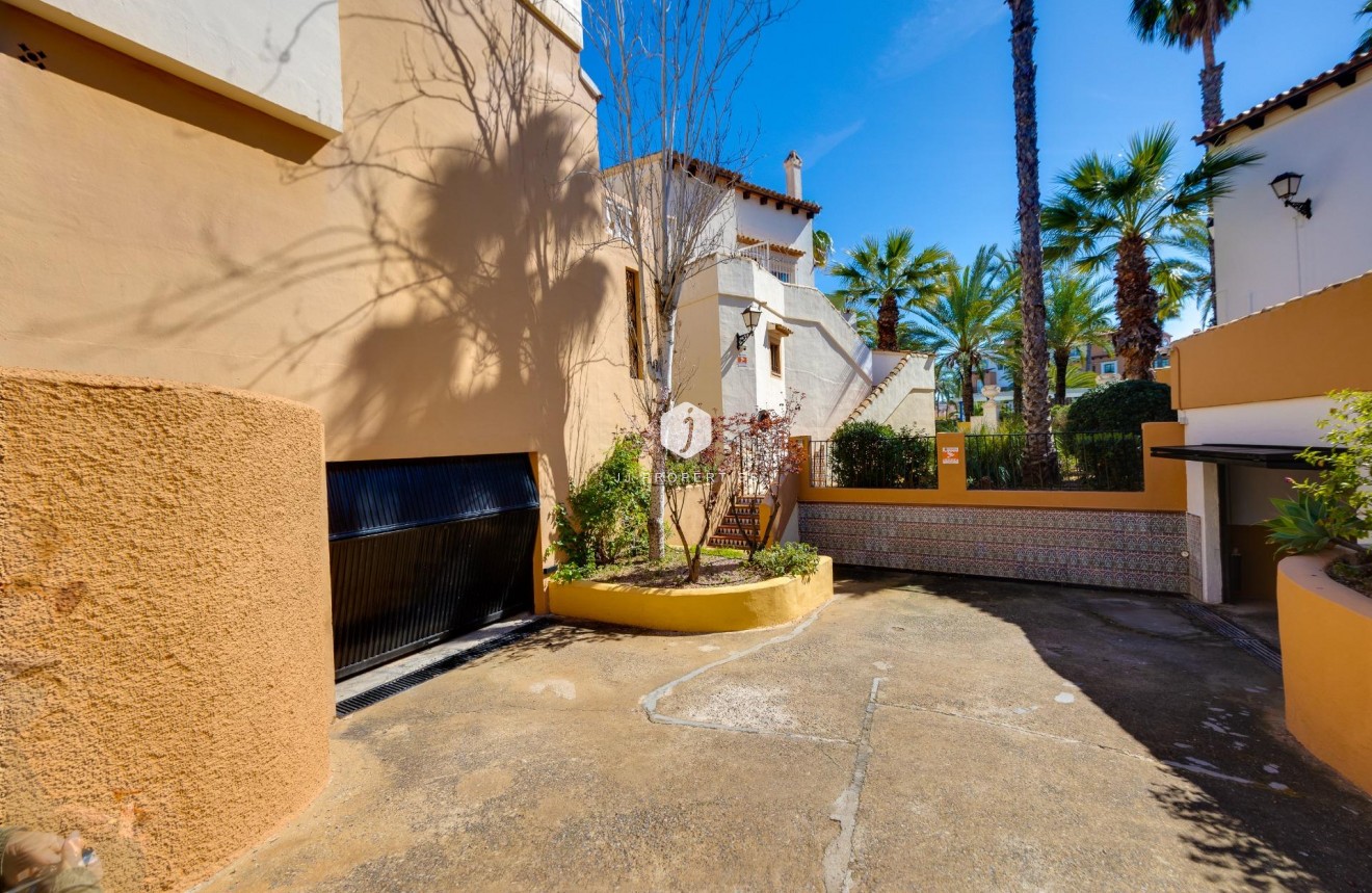 Aus zweiter Hand - Wohnung -
Torrevieja - Playa de los Locos