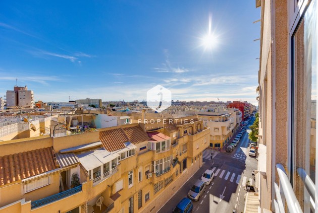 Aus zweiter Hand - Wohnung -
Torrevieja - Estacion de autobuses