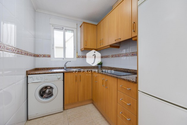 Aus zweiter Hand - Wohnung -
Torrevieja - Estacion de autobuses