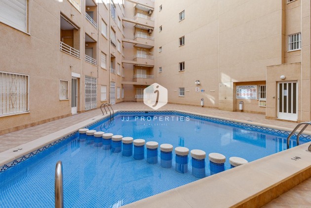 Aus zweiter Hand - Wohnung -
Torrevieja - Estacion de autobuses