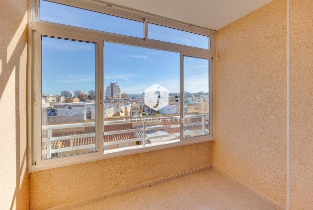 Aus zweiter Hand - Wohnung -
Torrevieja - Estacion de autobuses