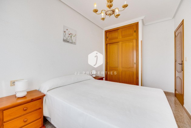 Aus zweiter Hand - Wohnung -
Torrevieja - Estacion de autobuses